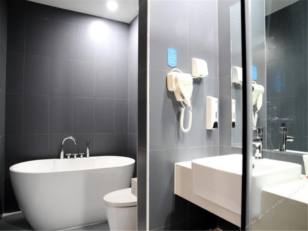 Hanting Hotel Tianjin Binjiang Road Exterior foto